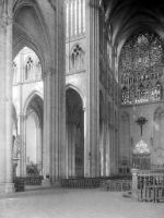 Amiens, Cathedrale, transept, phooto Henri Deneux